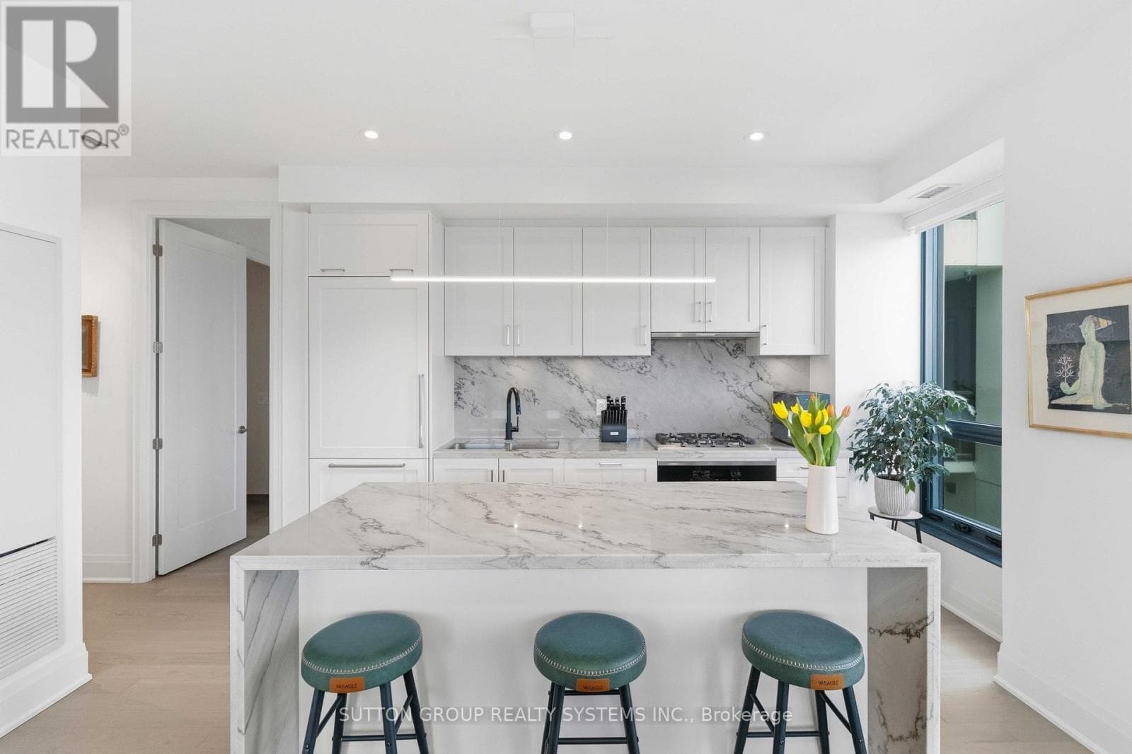 Photo of GPH26 - 280 HOWLAND AVENUE