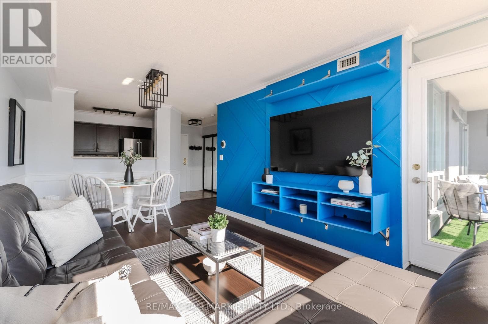 Photo of 308 - 906 SHEPPARD AVENUE W