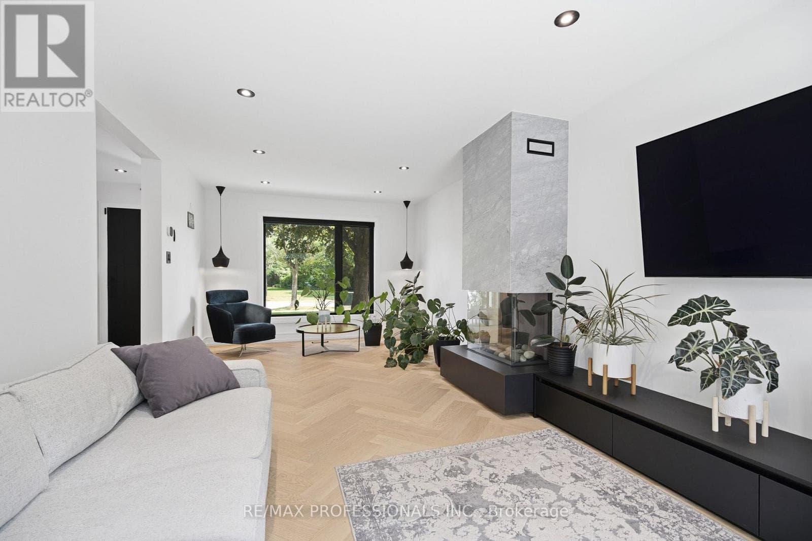 Photo of 3328 RIVERSPRAY CRESCENT