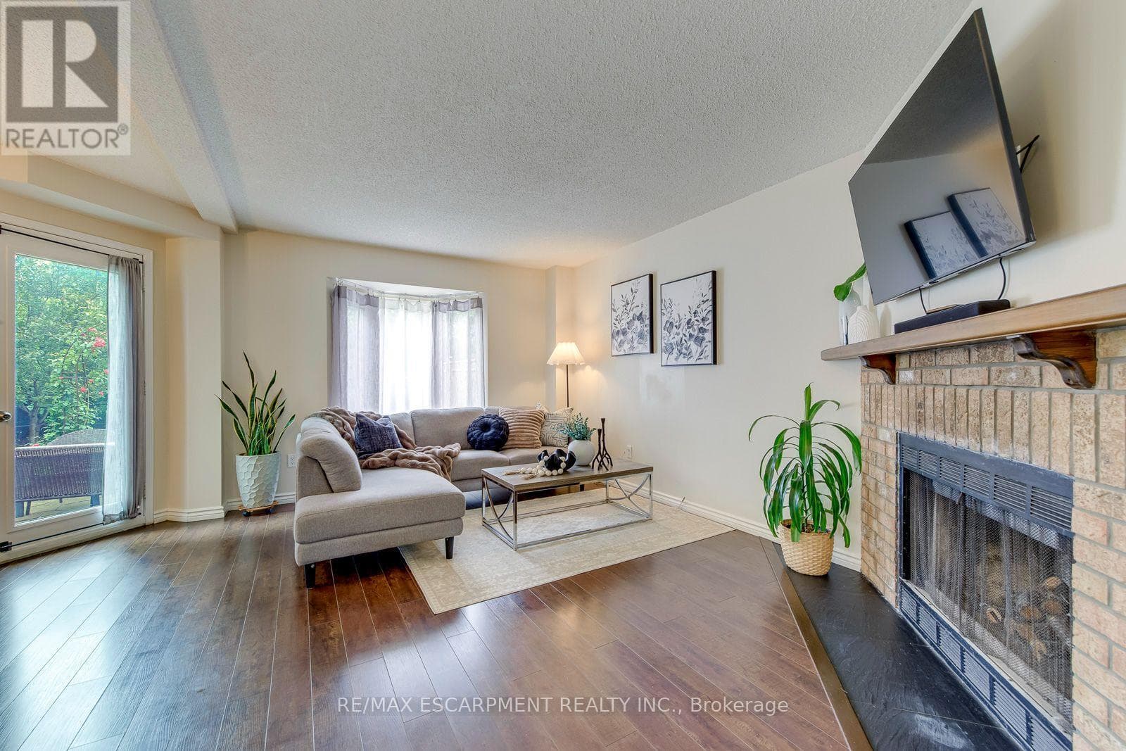 Photo of 2549 ADDINGHAM CRESCENT