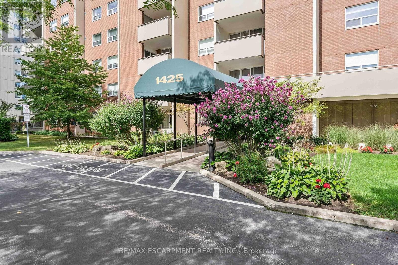 Photo of 1008 - 1425 GHENT AVENUE