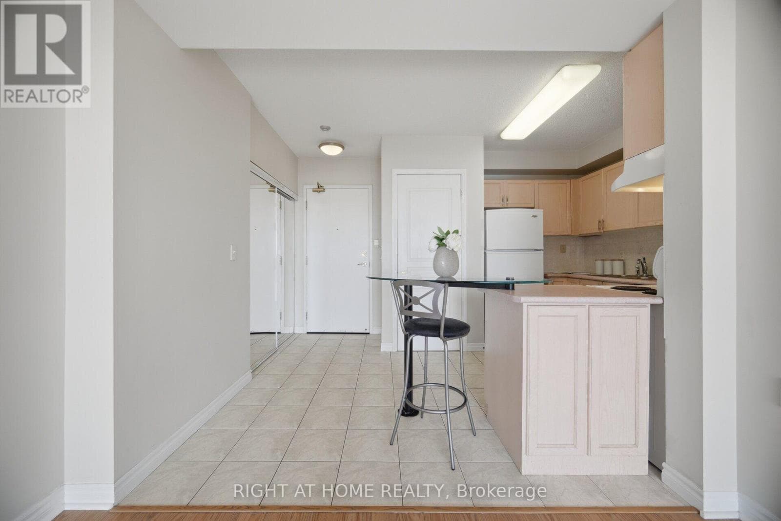 Photo of 1106 - 200 BURNHAMTHORPE ROAD E