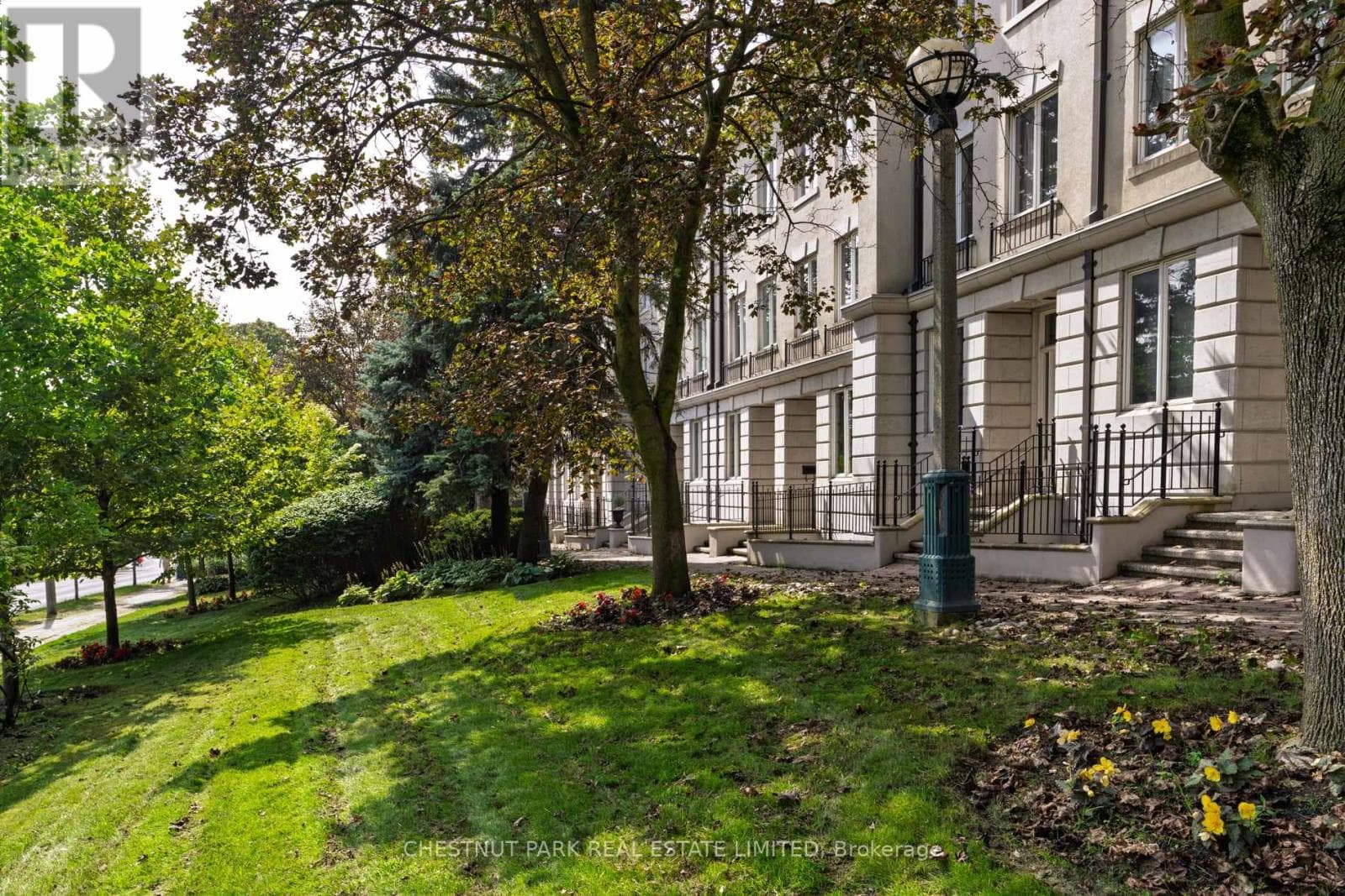 Photo of 248 SPADINA ROAD