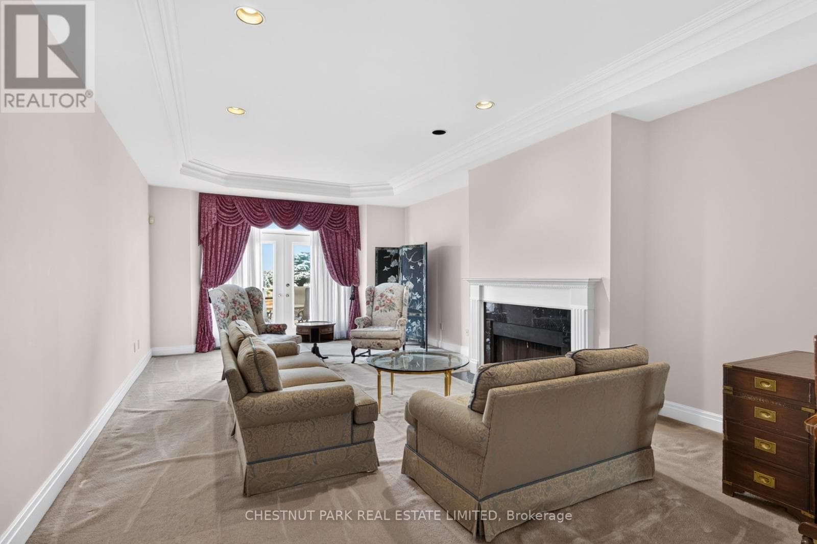 Photo of 248 SPADINA ROAD