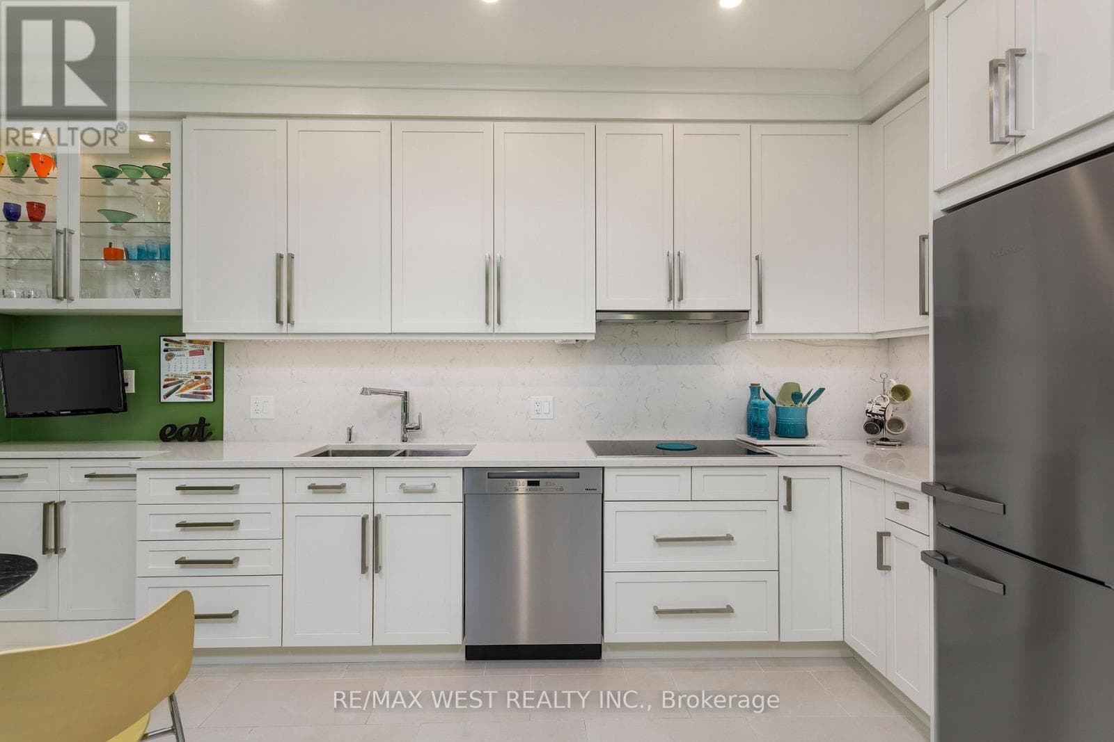 Photo of 3 - 175 GRAND AVENUE