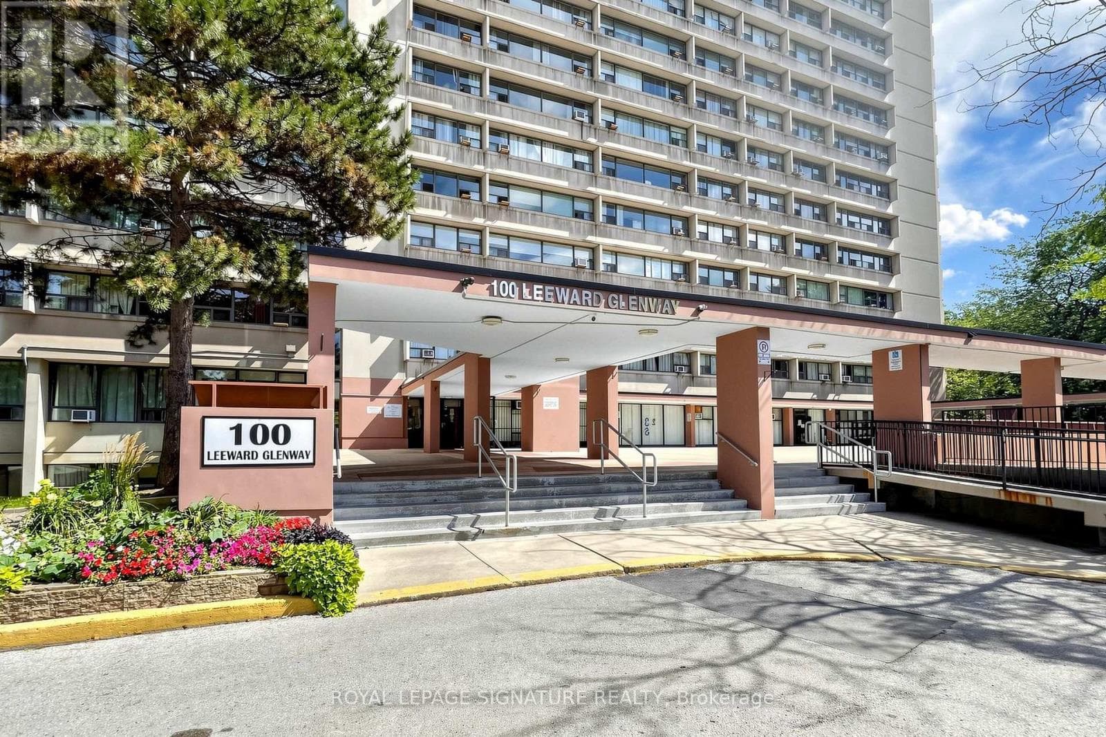 Photo of 411 - 100 LEEWARD GLENWAY
