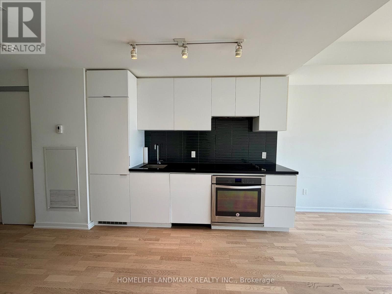 Photo of 1703 - 60 COLBORNE STREET