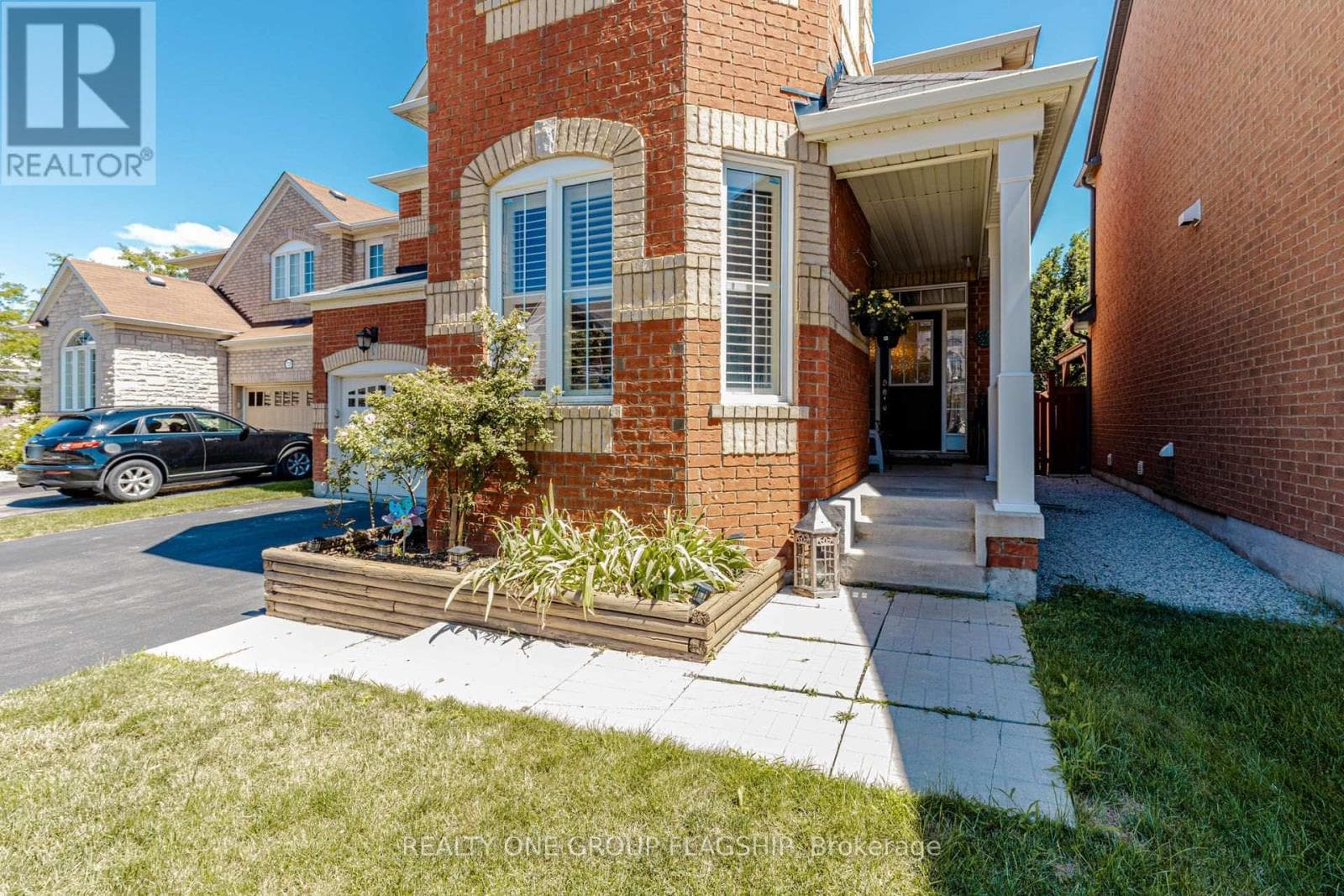 Photo of 715 CASARIN CRESCENT