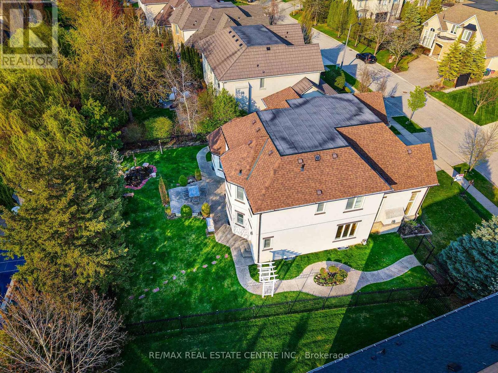 Photo of 645 CRANLEIGH COURT