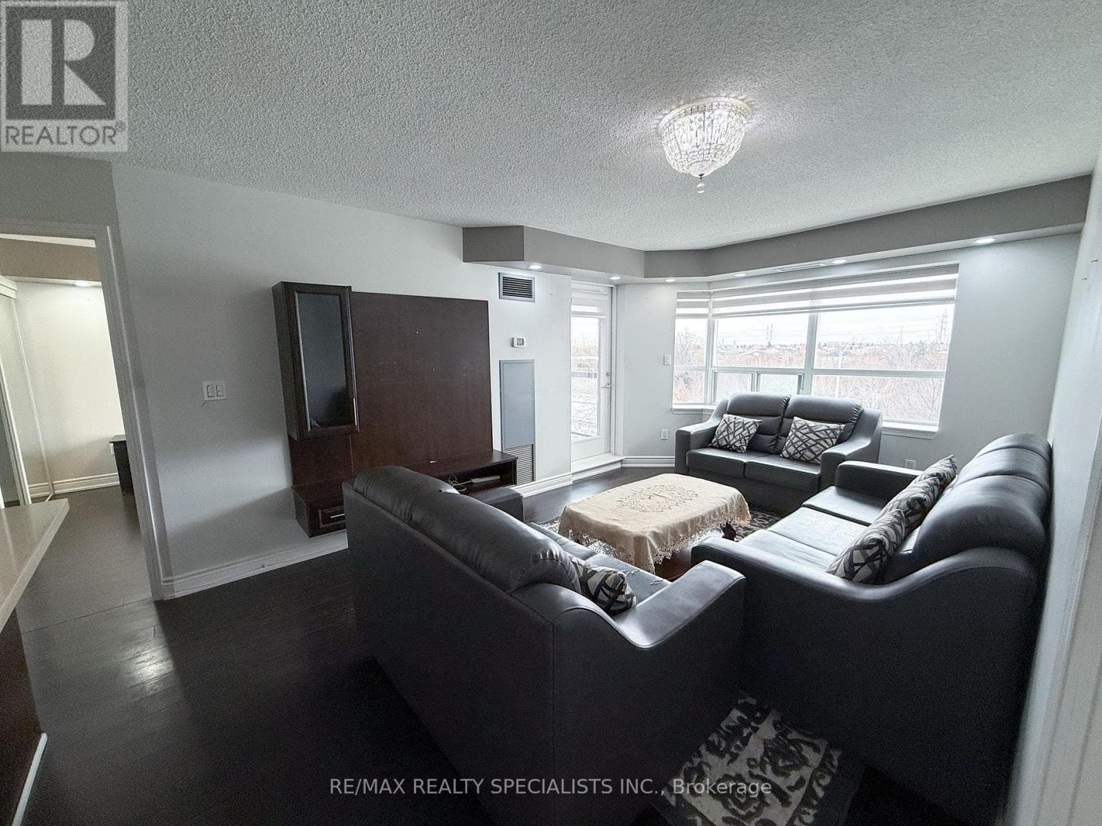 Photo of 403 - 300 RAY LAWSON BOULEVARD