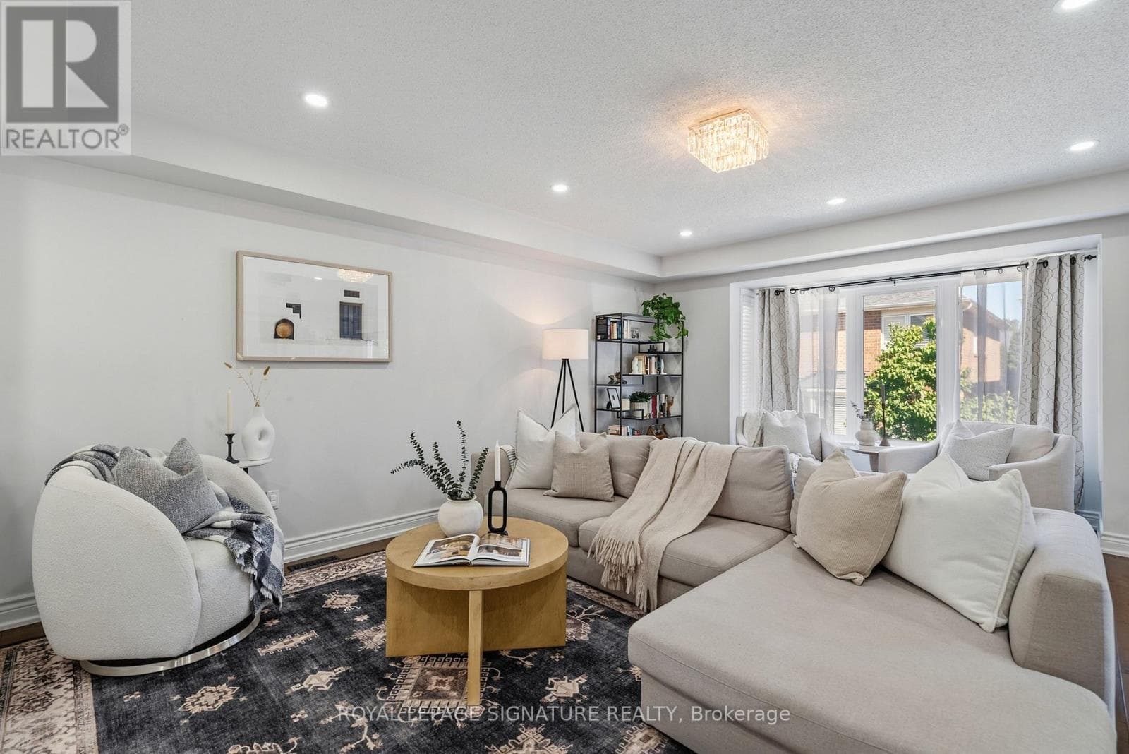 Photo of 3195 MUNSON CRESCENT