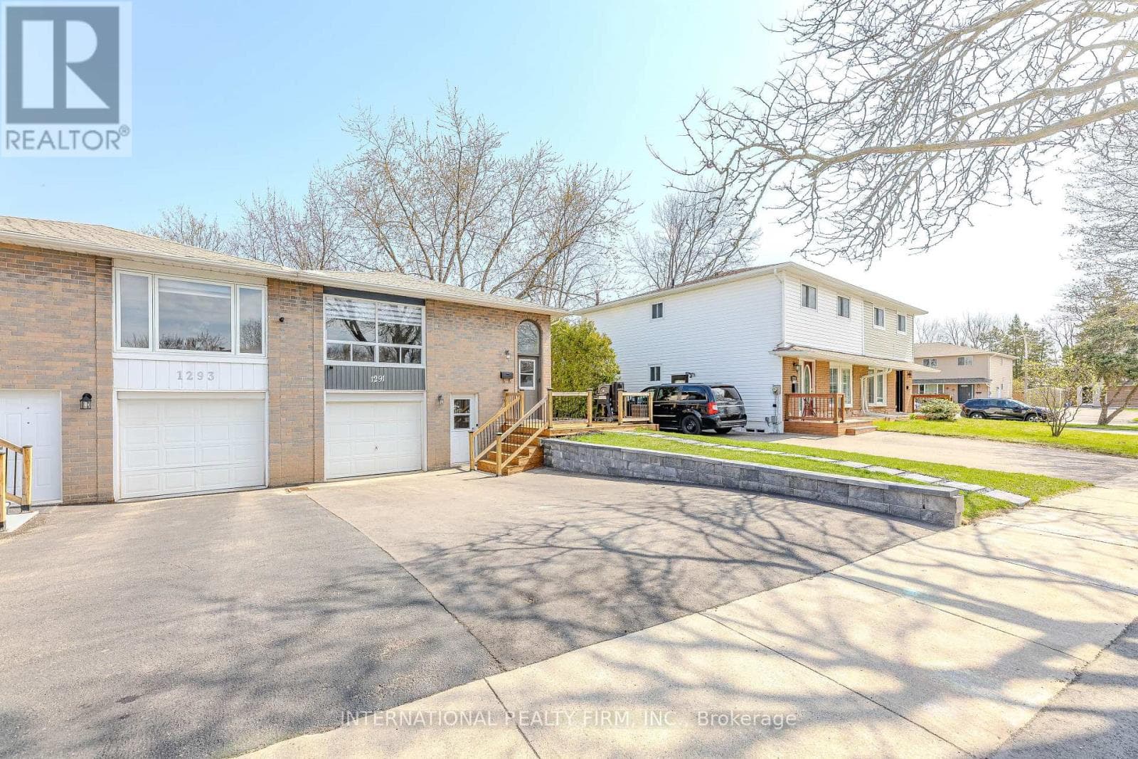 Photo of 1291 CONSORT CRESCENT