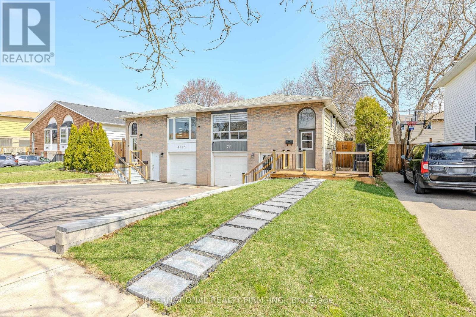 Photo of 1291 CONSORT CRESCENT