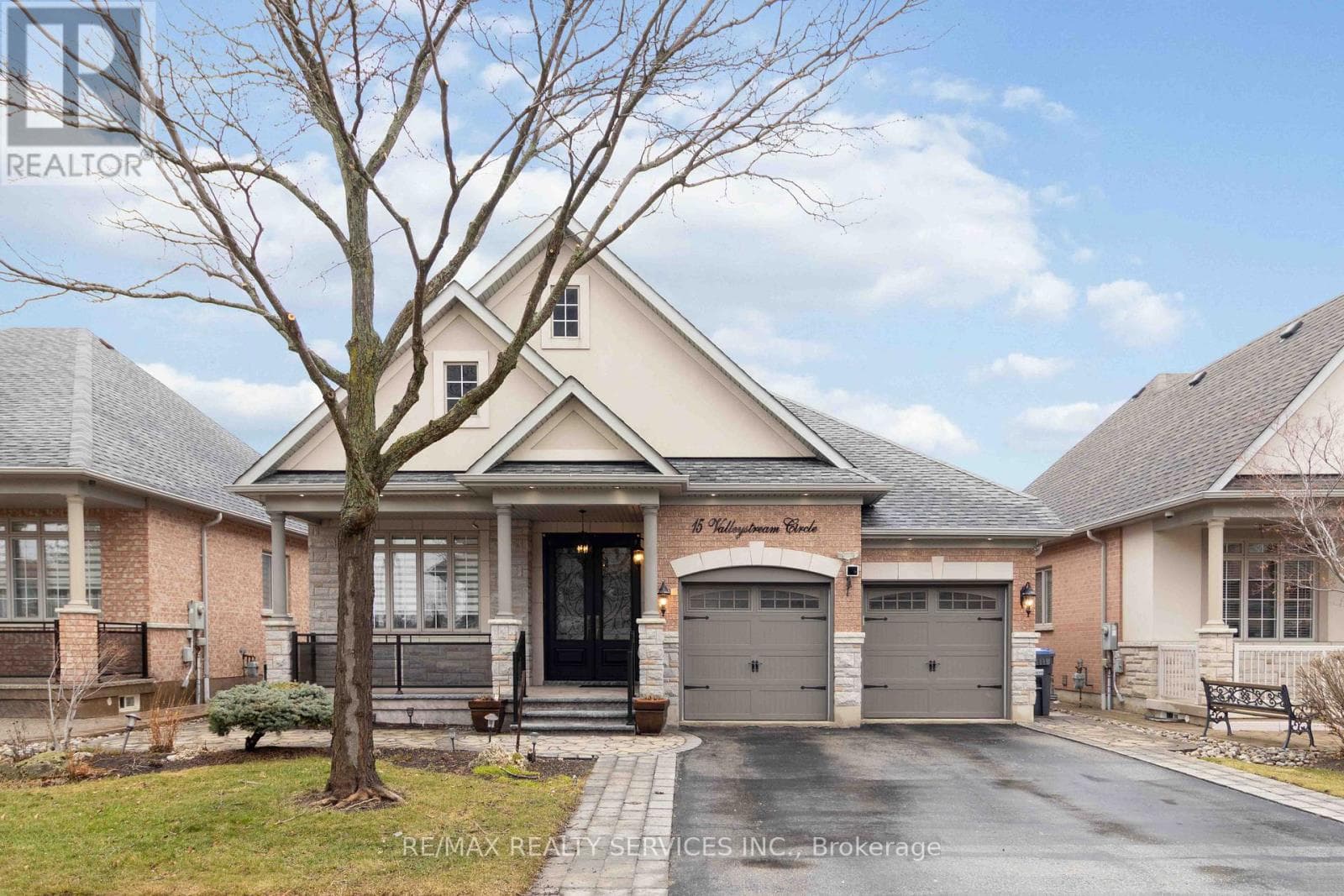 Photo of 15 VALLEYSTREAM CIRCLE