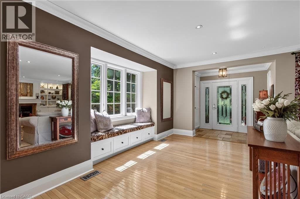 Photo of 1391 QUEEN VICTORIA Avenue