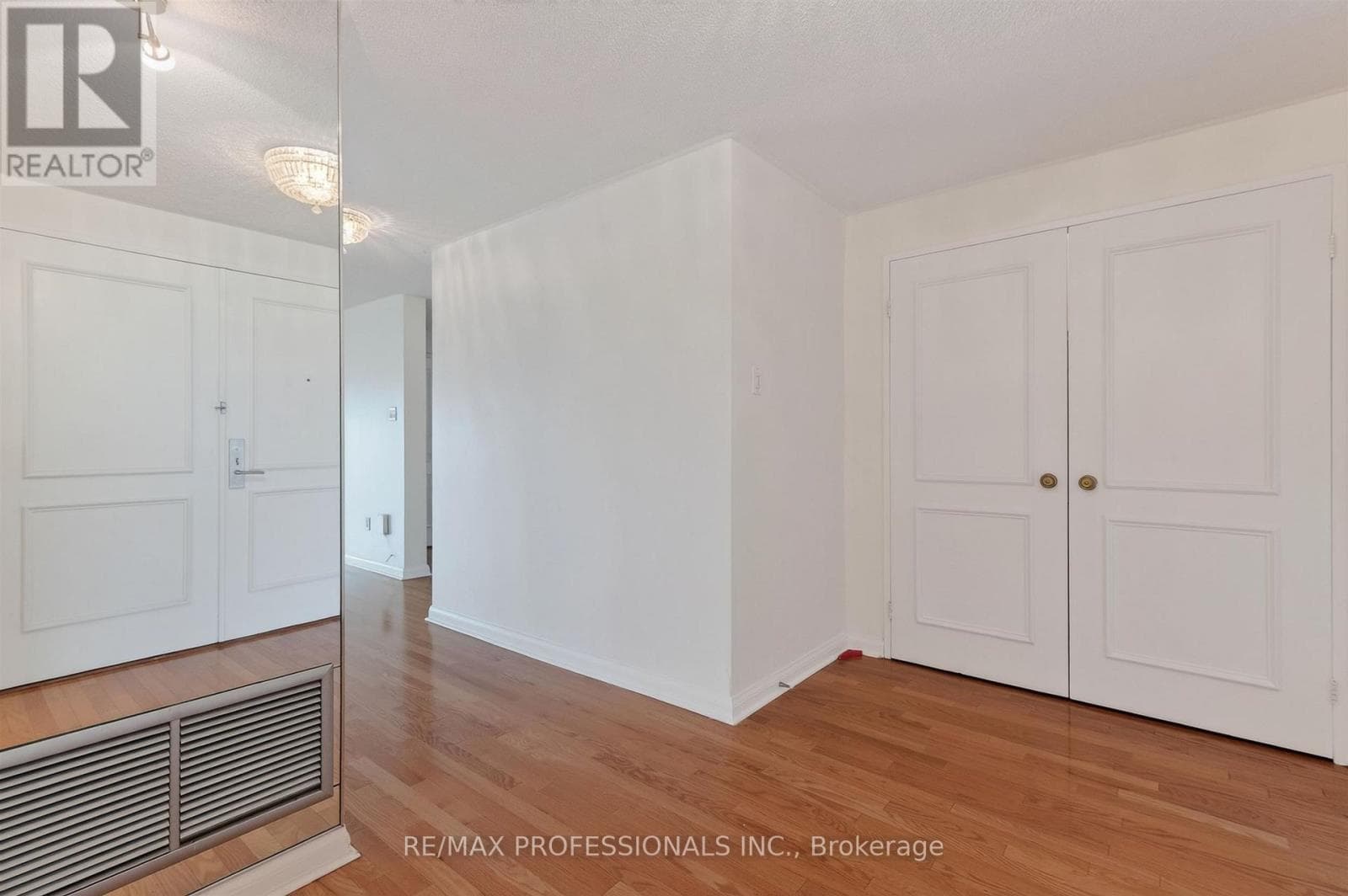 Photo of 2205 - 1400 DIXIE ROAD