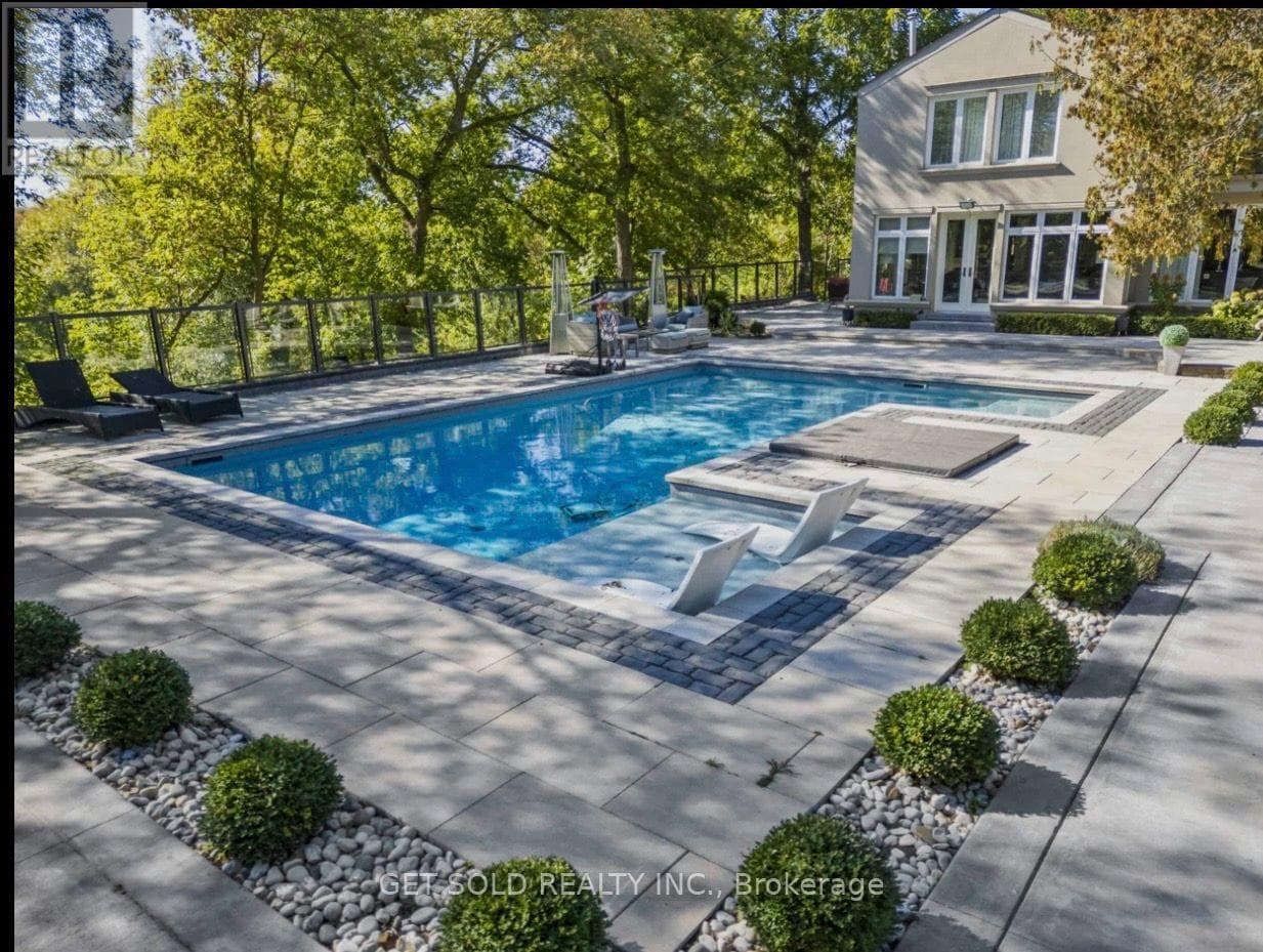 Photo of 2552 JARVIS STREET