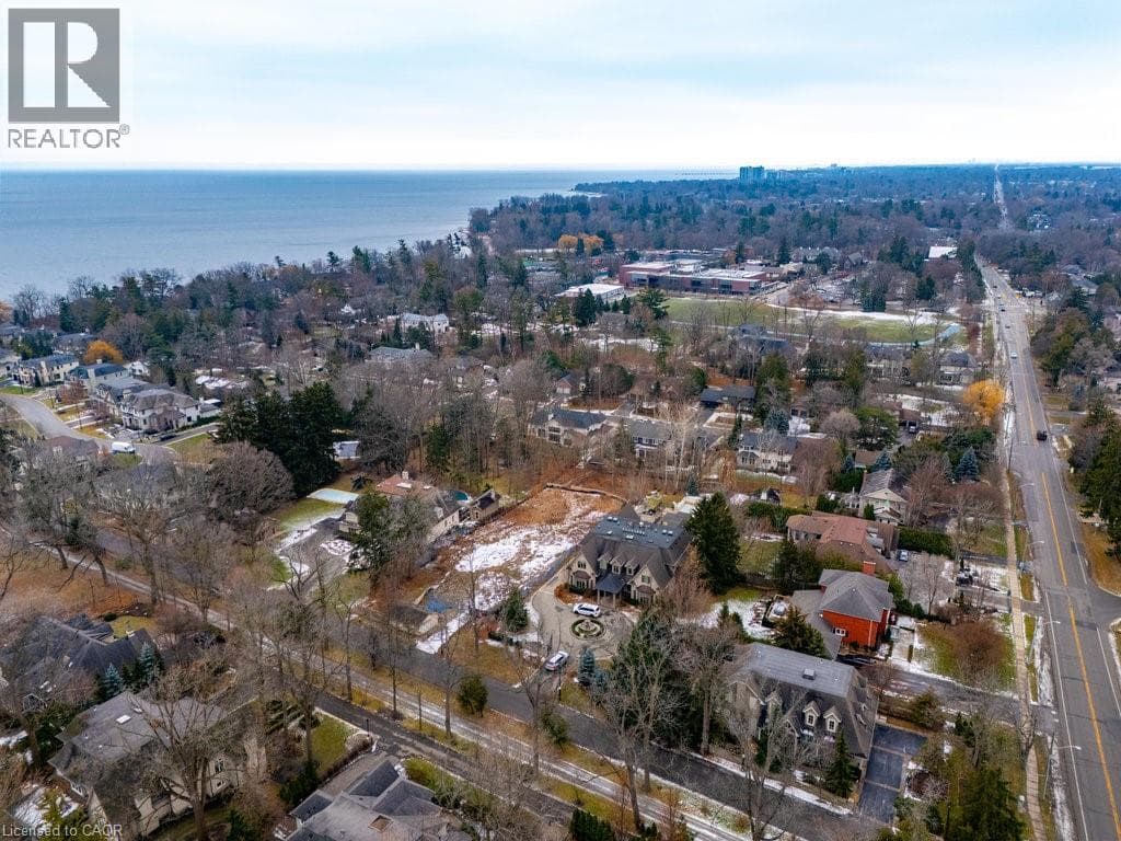Photo of 408 LAKESHORE Road W