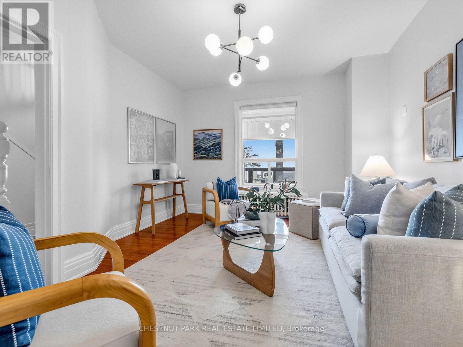 Photo of 464 MONTROSE AVENUE