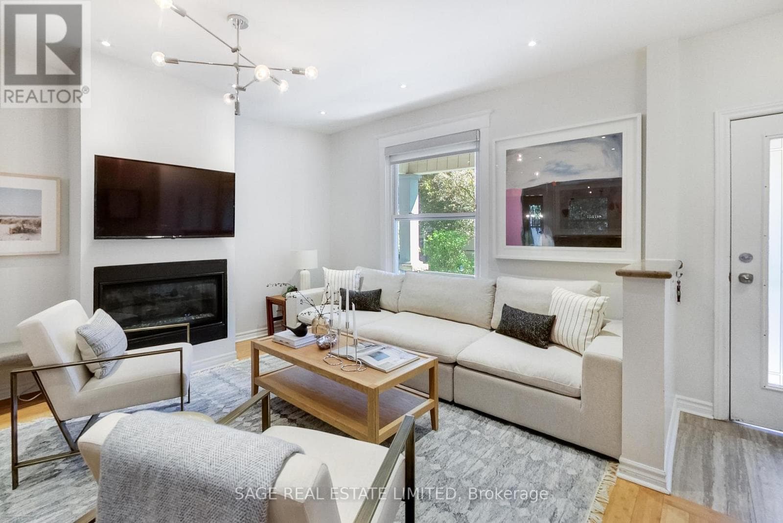 Photo of 4 DINGWALL AVENUE