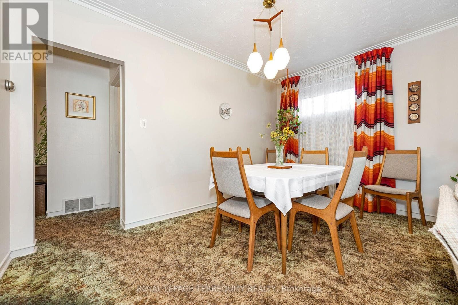 Photo of 11 PICTON CRESCENT