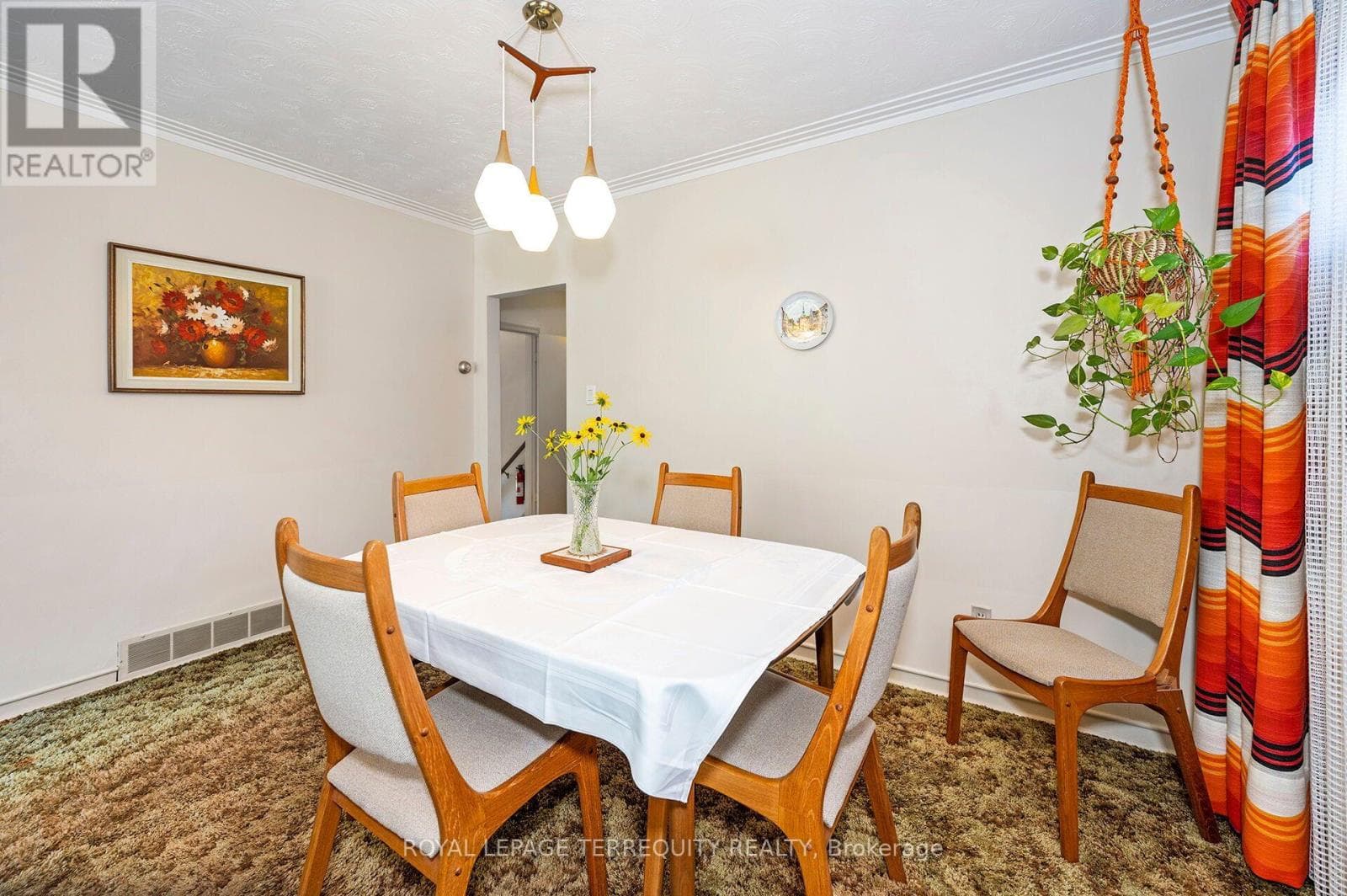 Photo of 11 PICTON CRESCENT