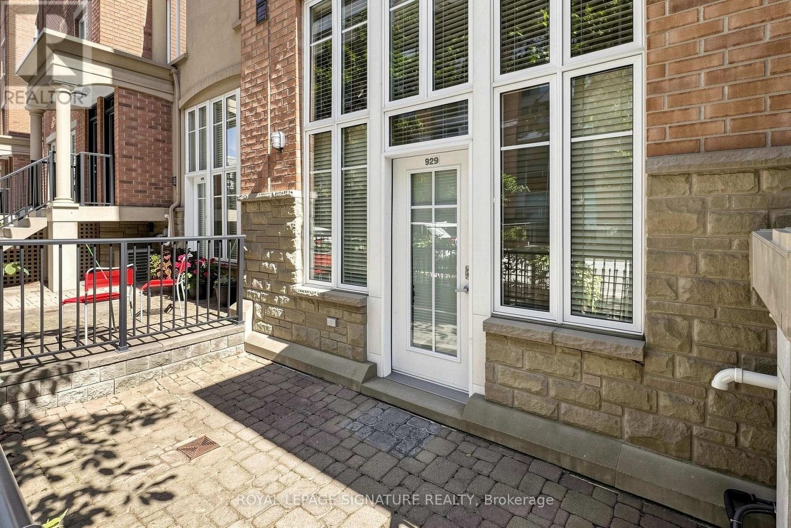Photo of 929 - 50 WESTERN BATTERY ROAD