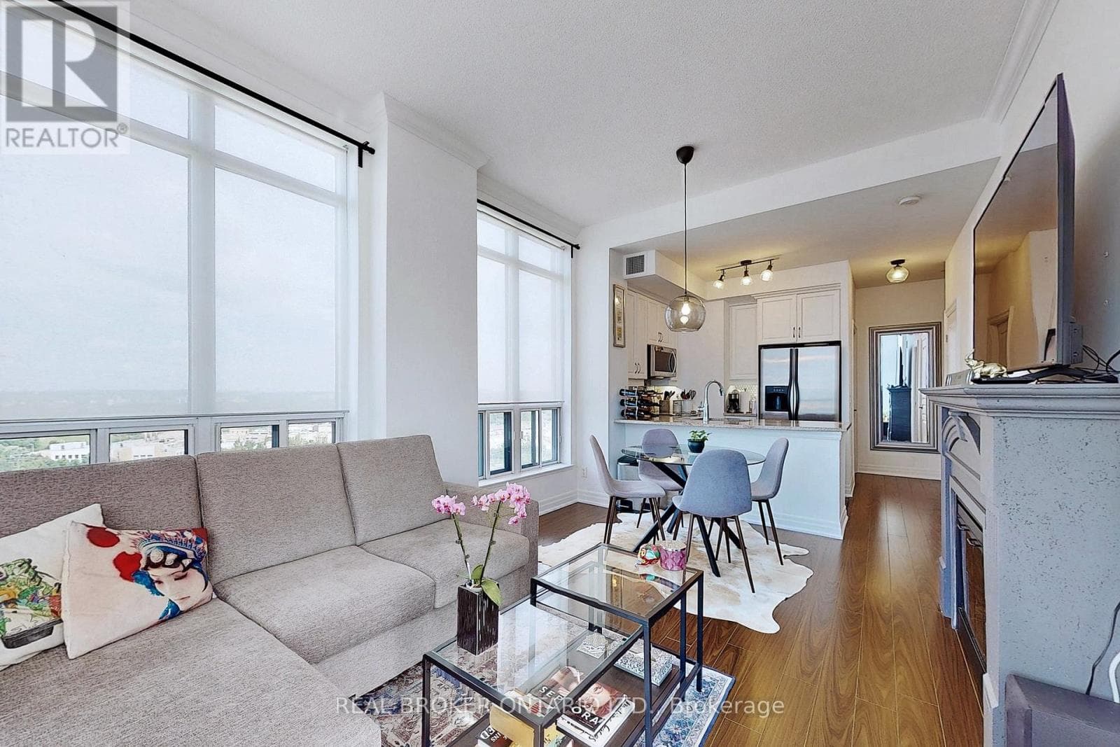Photo of PH7 - 2087 LAKE SHORE BOULEVARD W