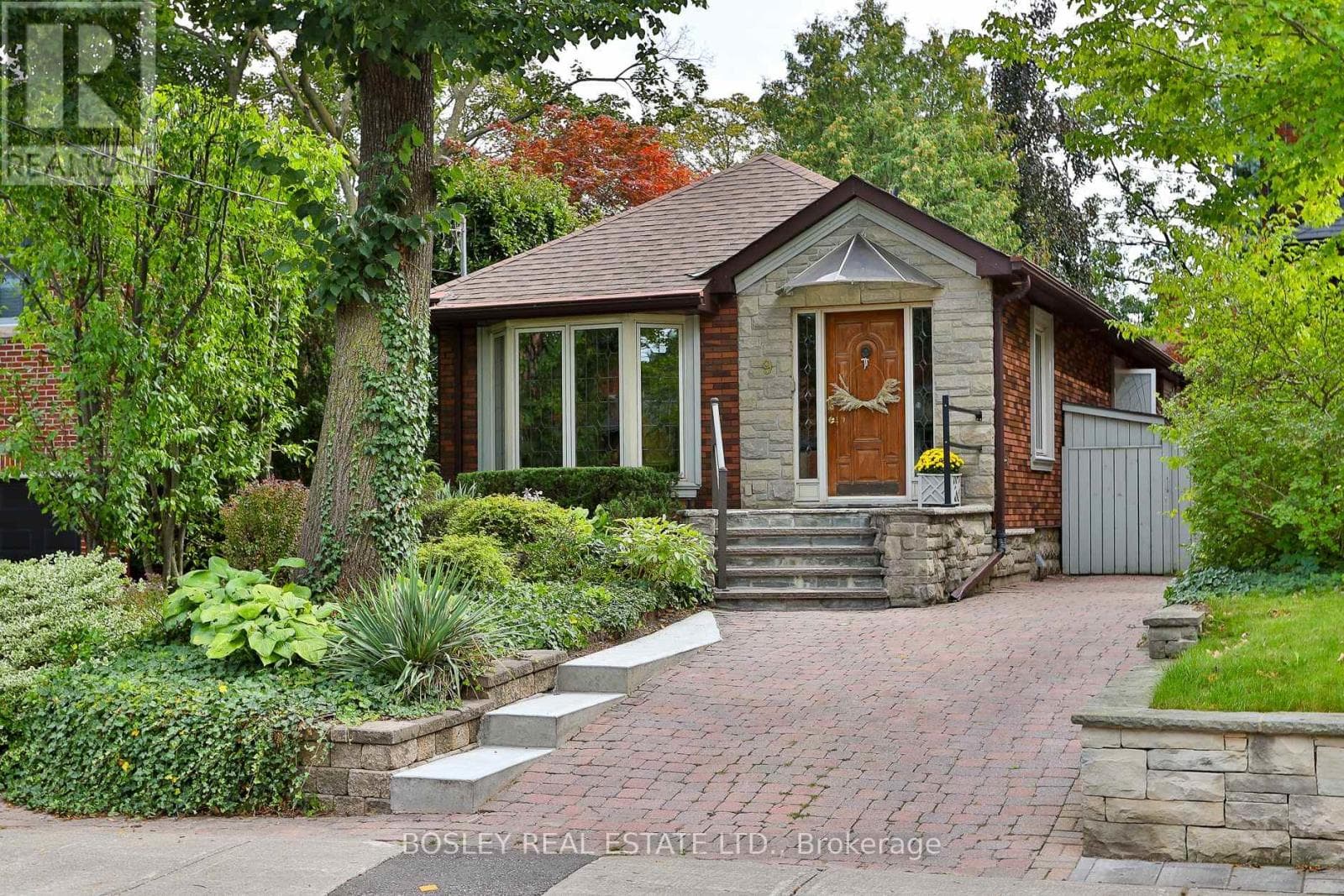 Photo of 9 CAMERON CRESCENT