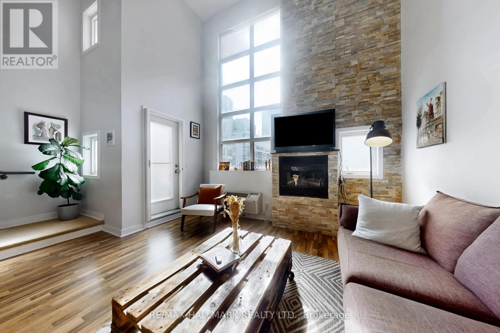 Photo of 314 - 21 EARL STREET