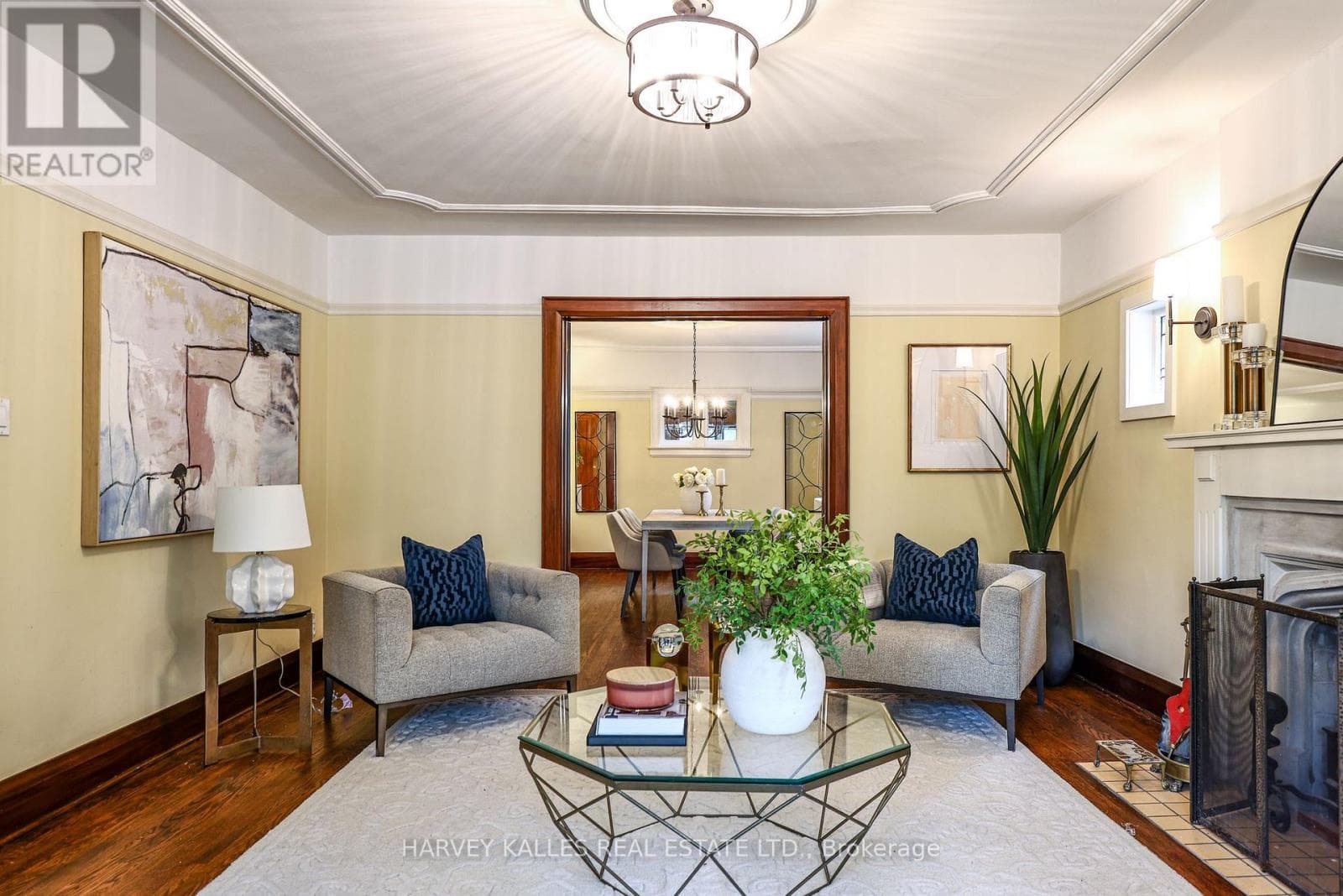 Photo of 617 LONSDALE ROAD