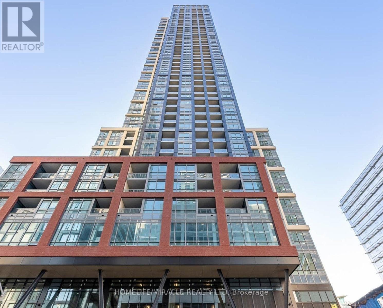 Photo of 1322 - 108 PETER STREET