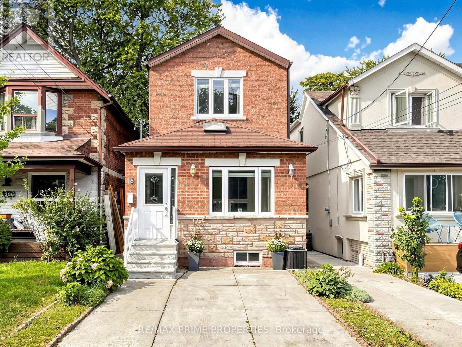 Photo of 18 DENTONIA PARK AVENUE S