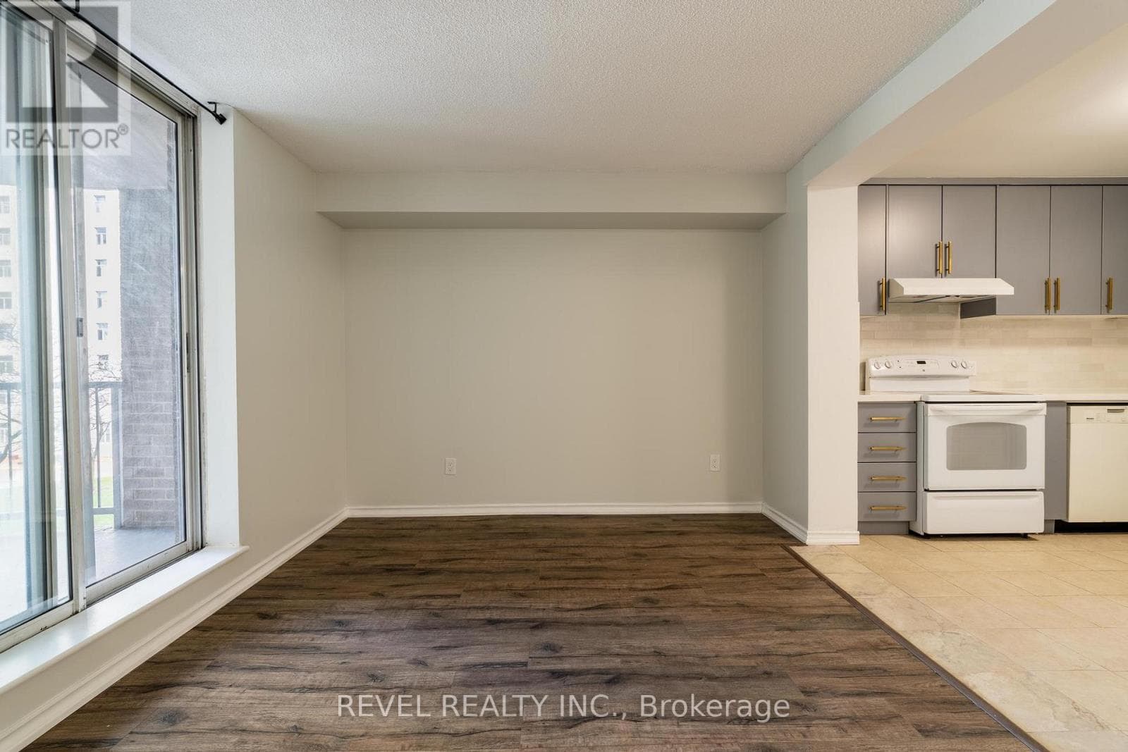 Photo of 306 - 3559 EGLINTON AVENUE W