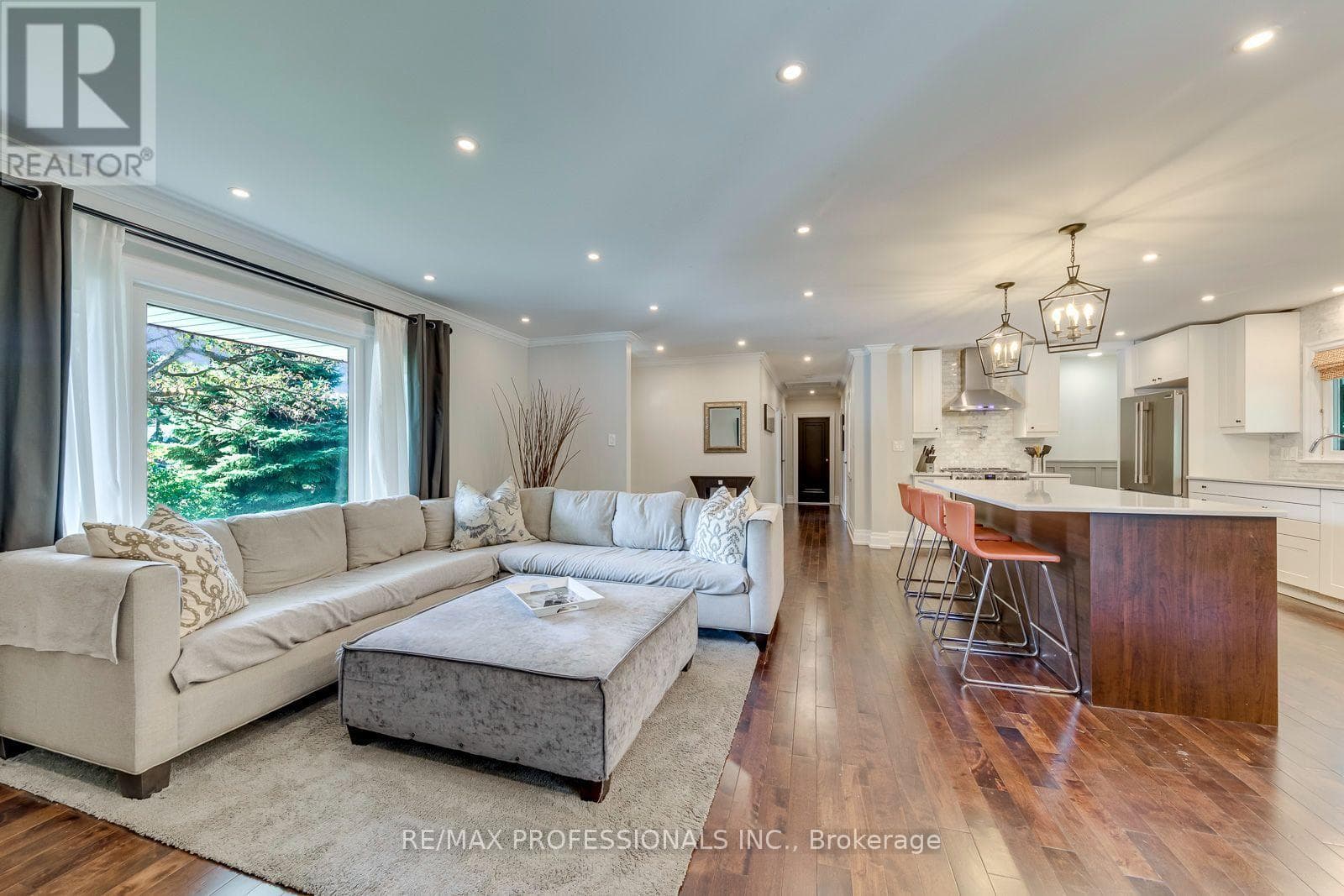 Photo of 37 MCLAUGHLIN ROAD N