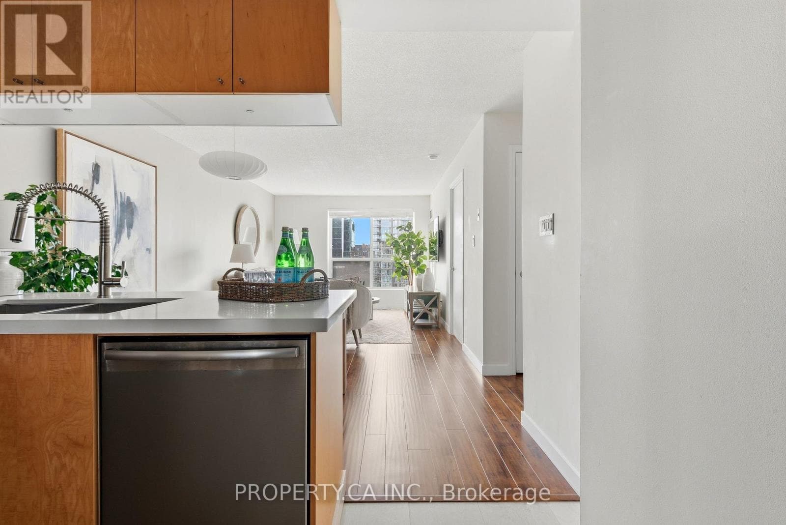 Photo of 1105 - 410 QUEENS QUAY W