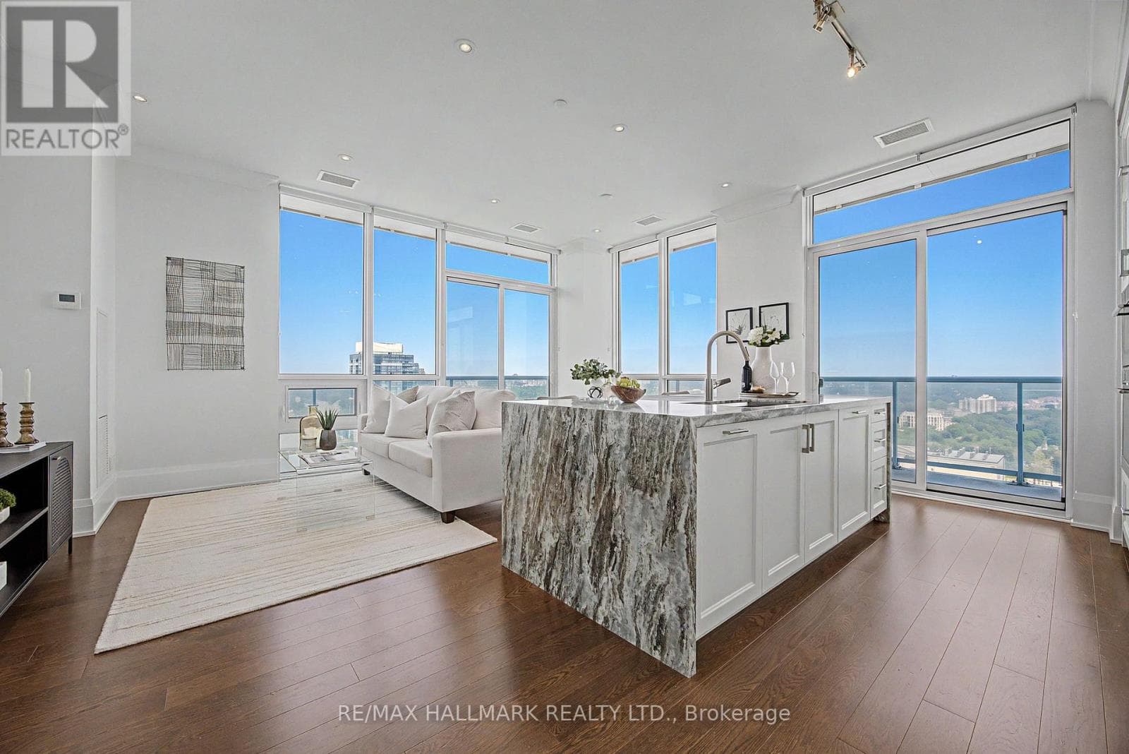 Photo of PH15 - 101 ERSKINE AVENUE