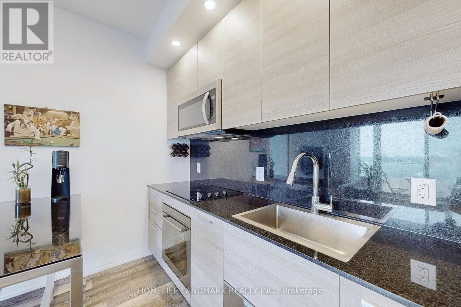 Photo of 10 - 75 CANTERBURY PLACE