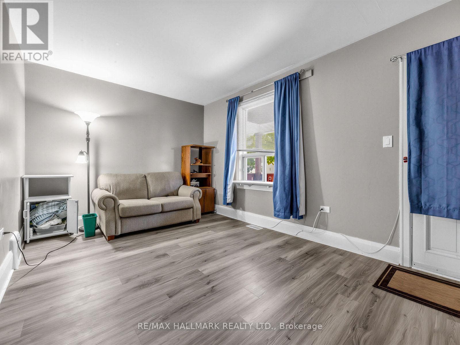 Photo of 201 LINSMORE CRESCENT