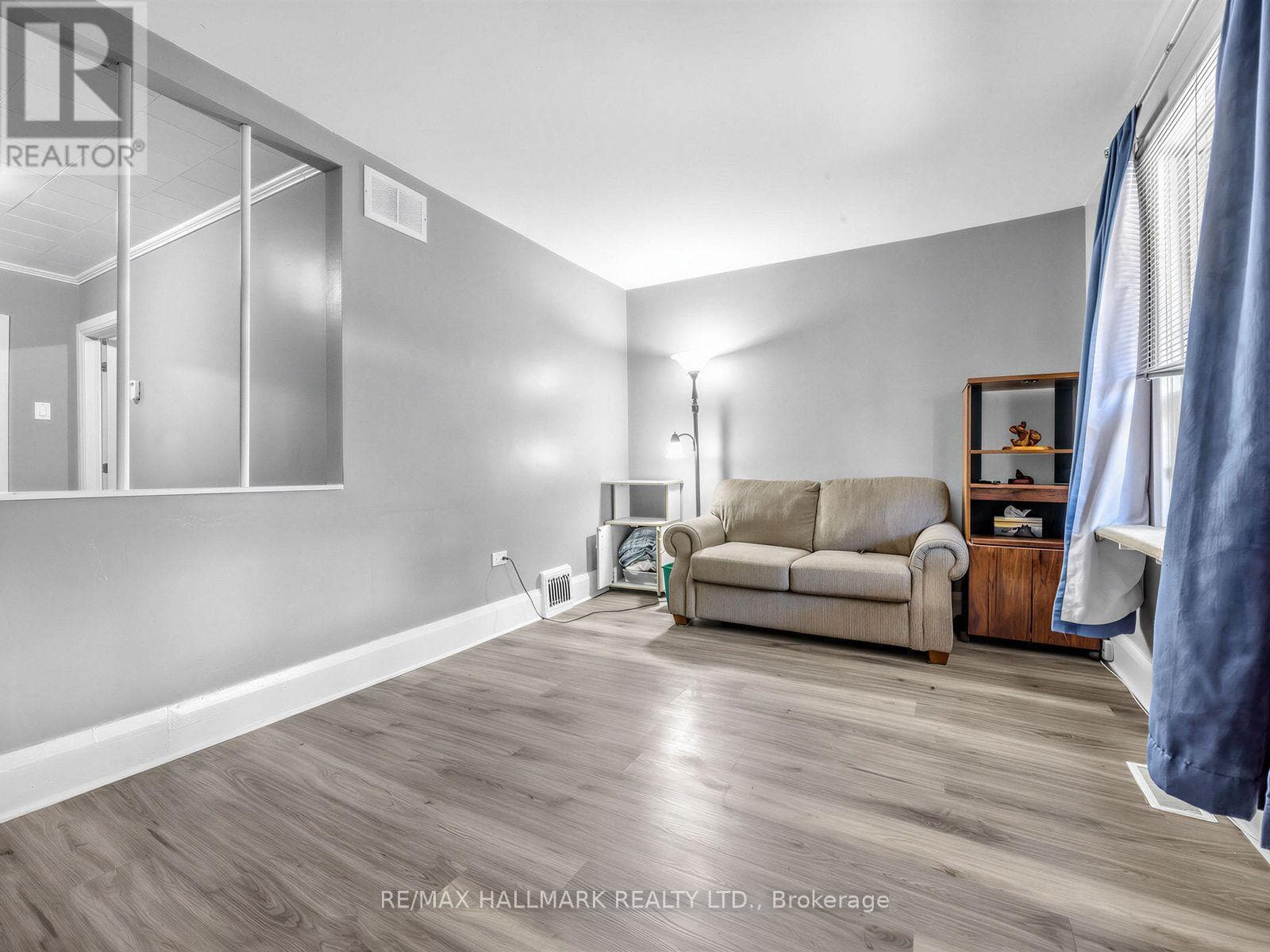 Photo of 201 LINSMORE CRESCENT