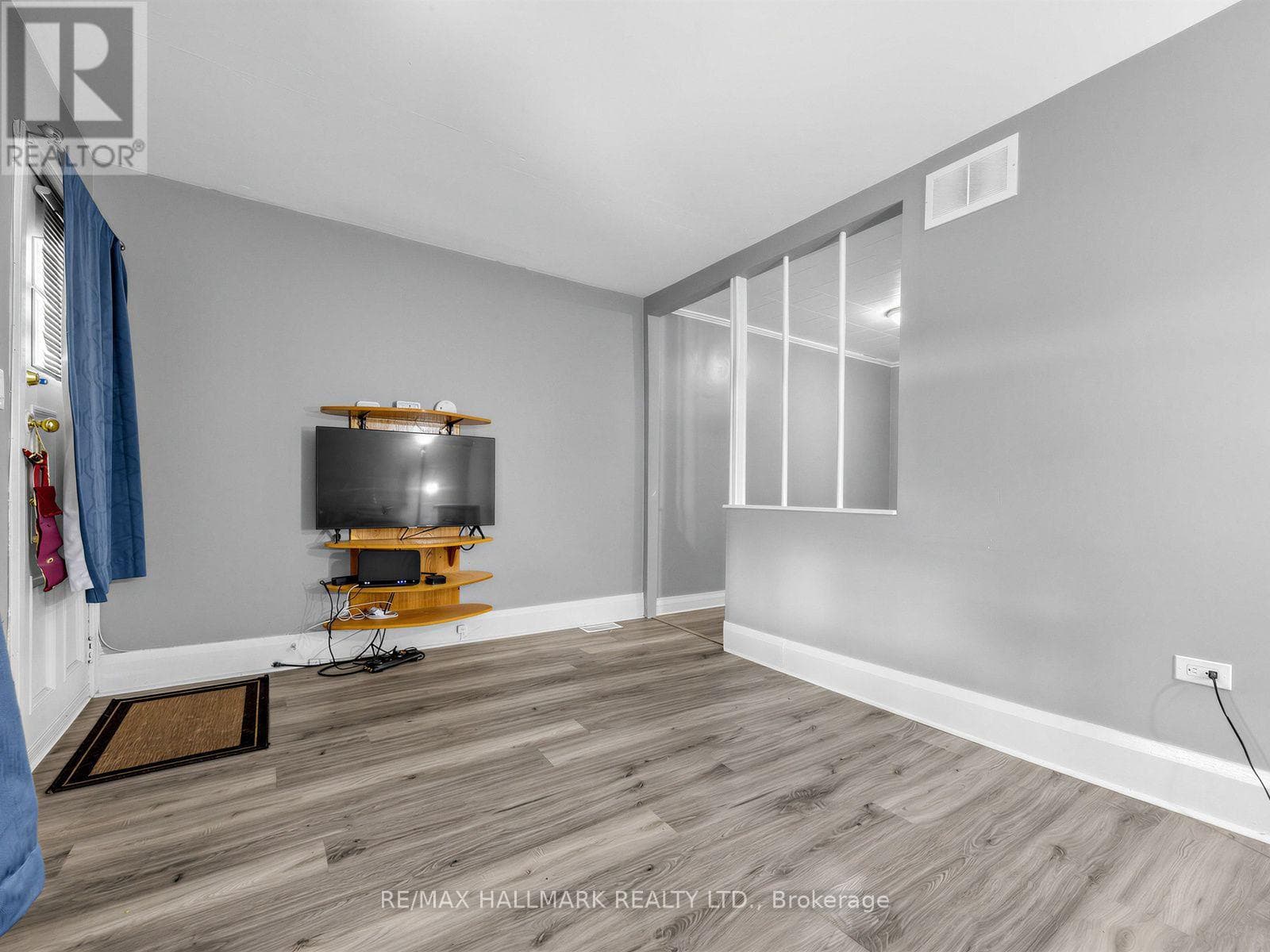 Photo of 201 LINSMORE CRESCENT