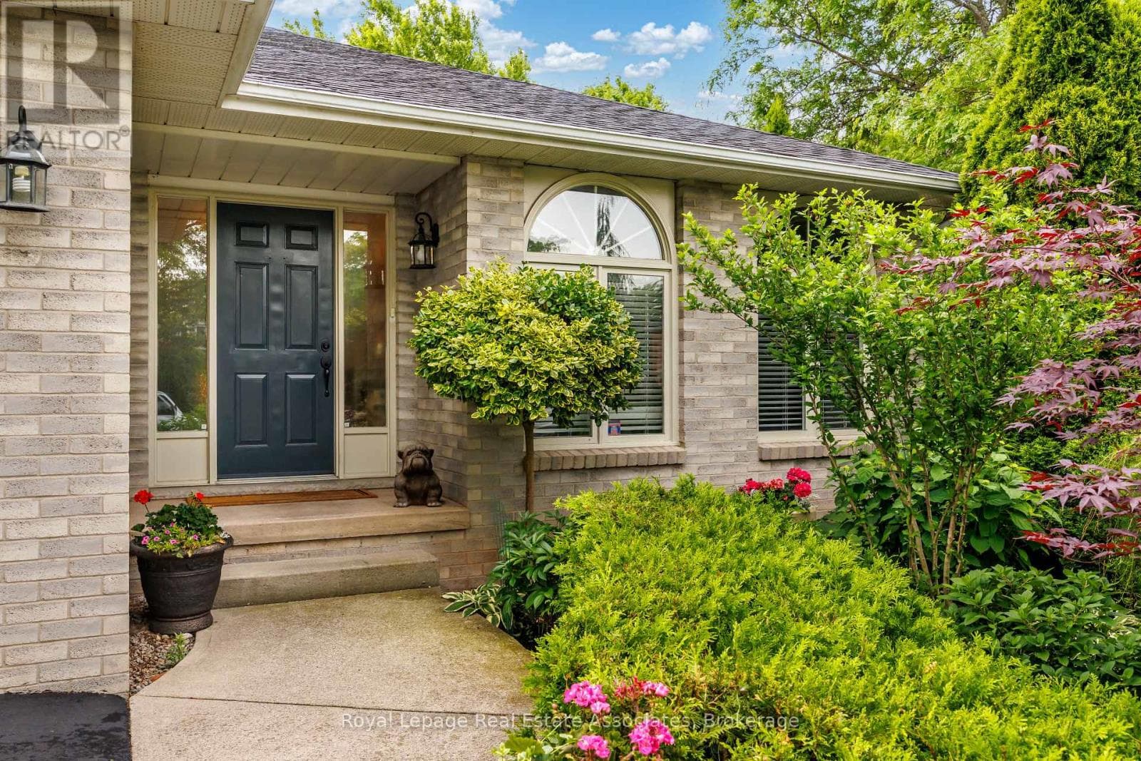 Photo of 537 MATHEWMAN CRESCENT