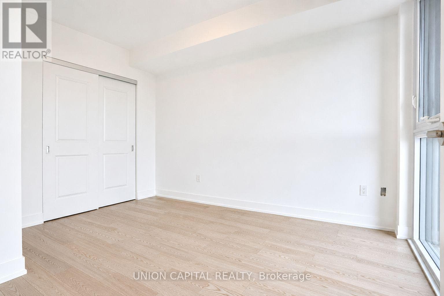 Photo of 1104 - 1063 DOUGLAS MCCURDY COMMON
