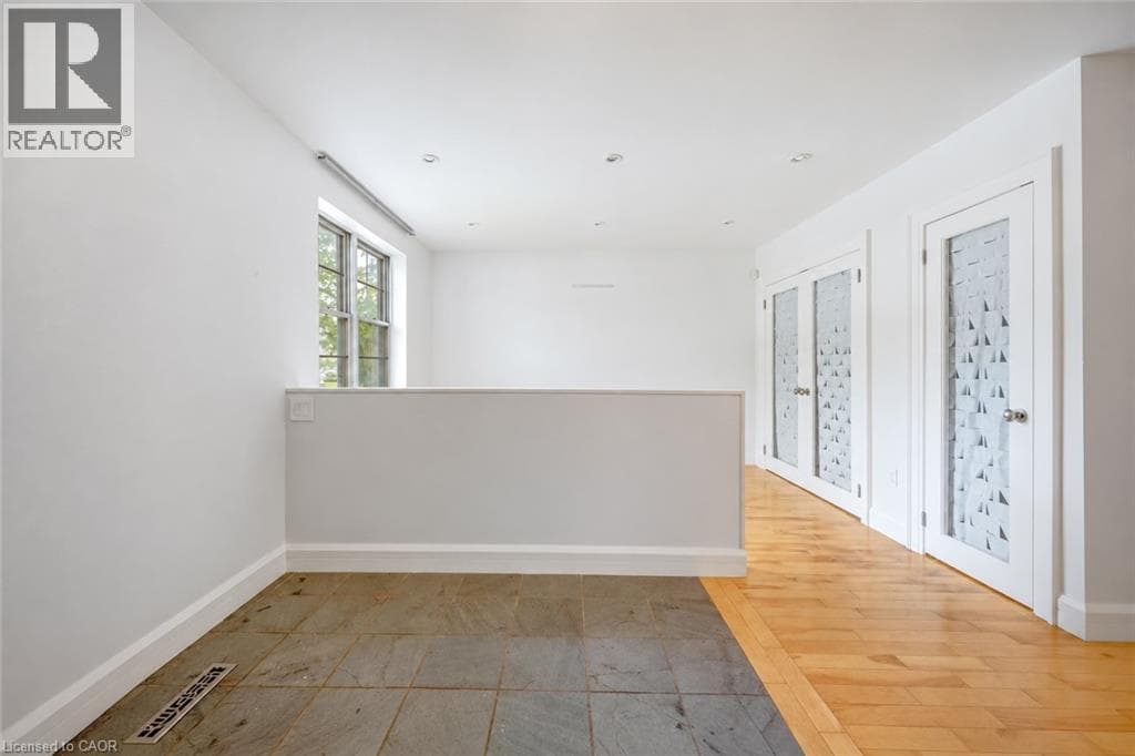 Photo of 7 WASHINGTON Avenue