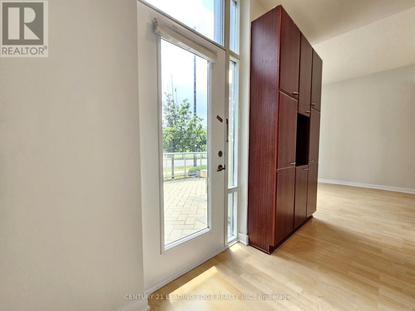 Photo of TH120 - 38 LEE CENTRE DRIVE