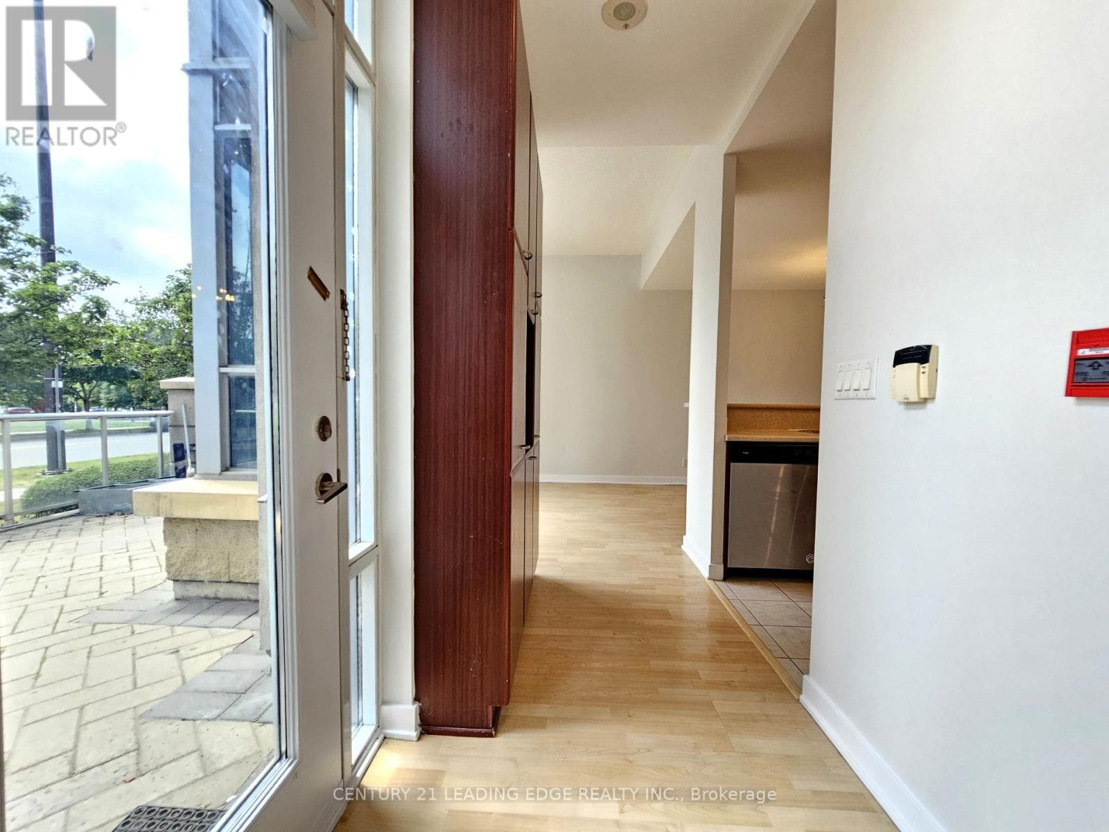 Photo of TH120 - 38 LEE CENTRE DRIVE