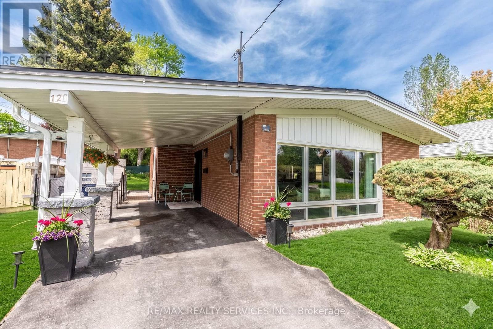 Photo of 126 ROEBUCK DRIVE