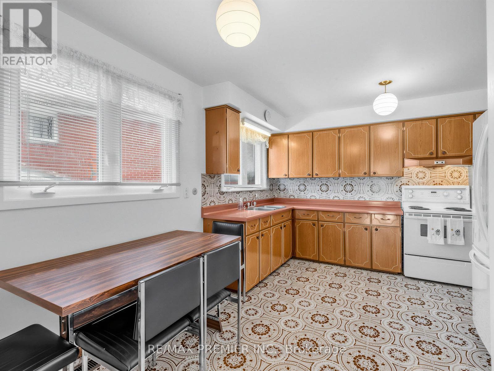 Photo of 12 GOLDCREST BOULEVARD