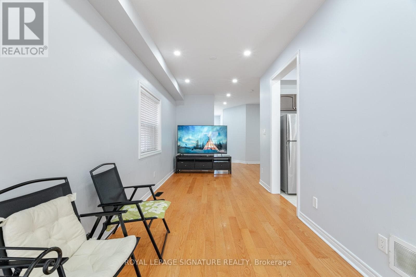 Photo of 443 COMISKEY CRESCENT