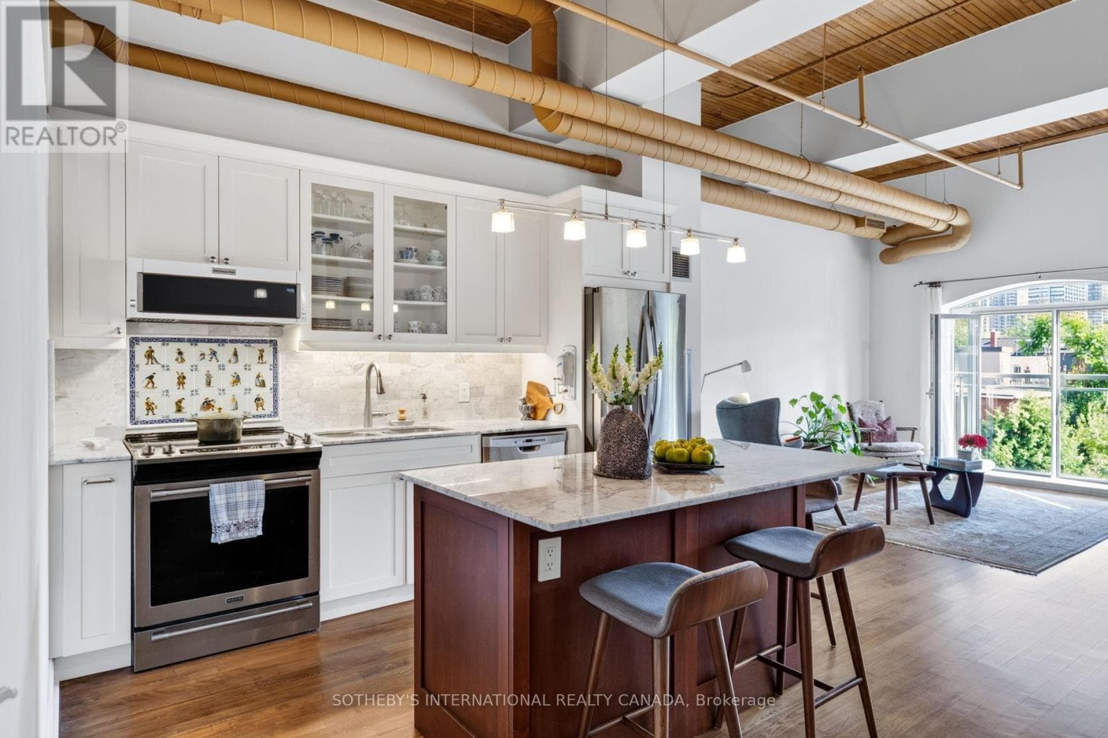 Photo of 208 - 993 QUEEN STREET W